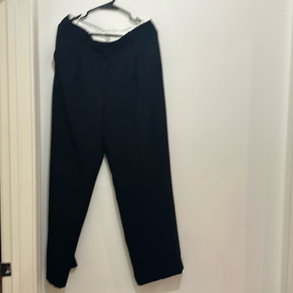 Aritzia effortless pants in crepe black size 12